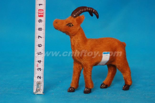 皮毛玩具羊：Y140菏�珊惴狡っ�工�品有限公司